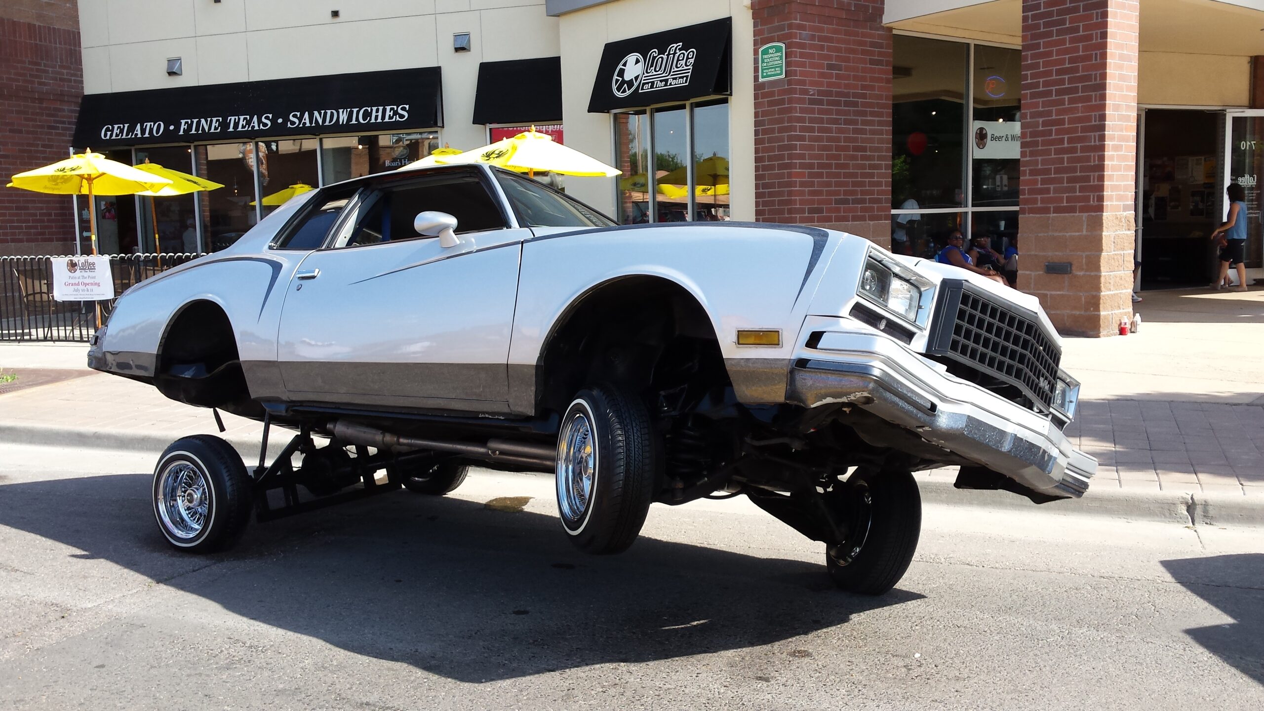 White Monte Carlo Classic Car with Hydraulics